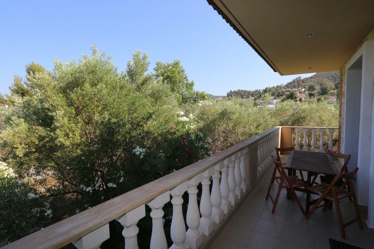 Villa Argo 3 - Beachfront, Big gardens, Location! Pefkochori Exterior foto