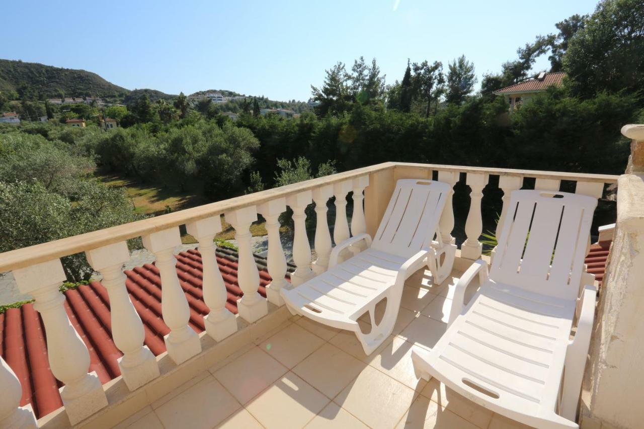 Villa Argo 3 - Beachfront, Big gardens, Location! Pefkochori Exterior foto
